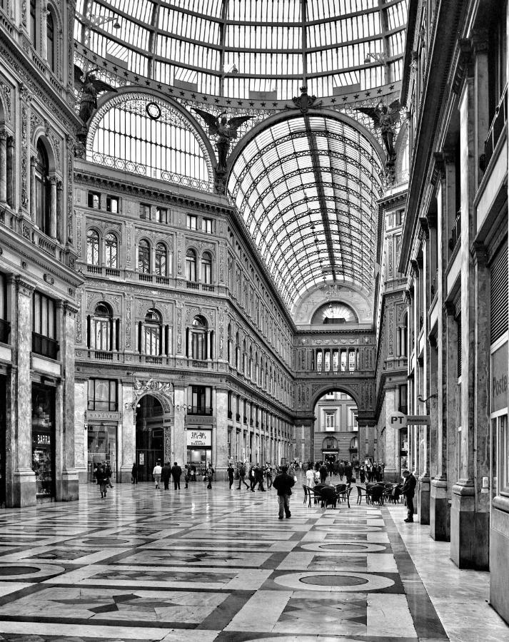 Grande & Caratteristico Dietro La Cattedrale 那不勒斯 外观 照片