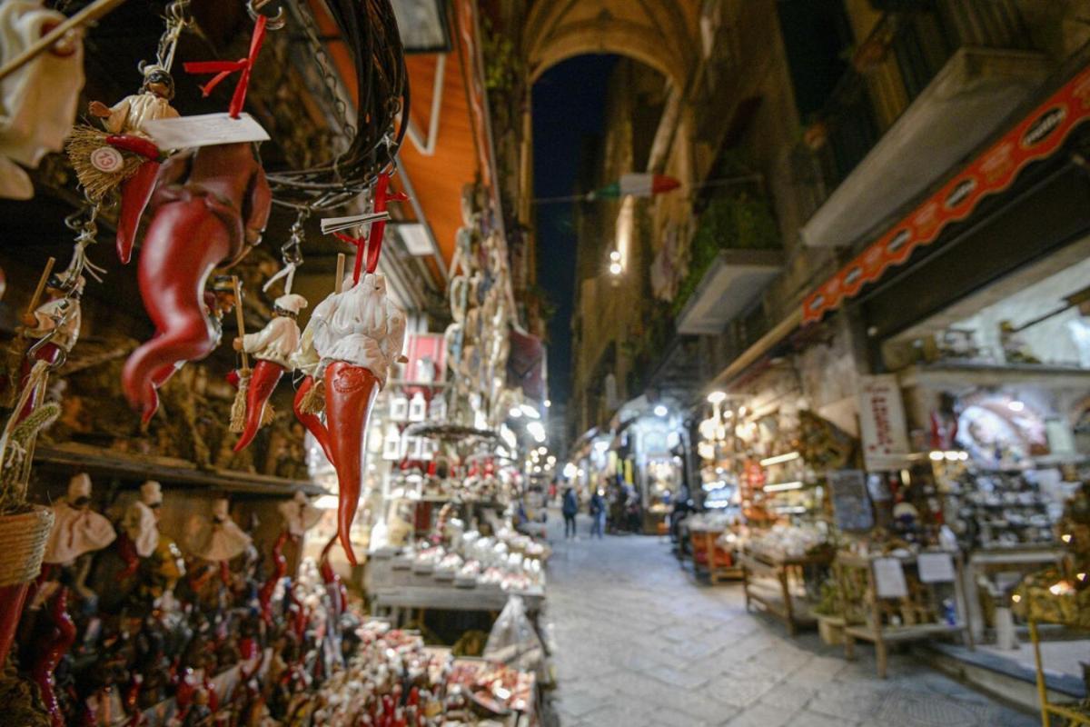 Grande & Caratteristico Dietro La Cattedrale 那不勒斯 外观 照片