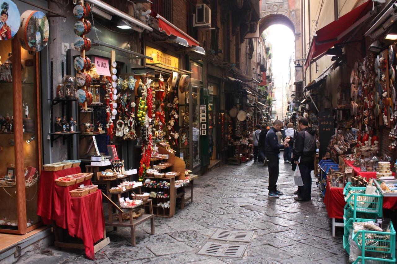 Grande & Caratteristico Dietro La Cattedrale 那不勒斯 外观 照片