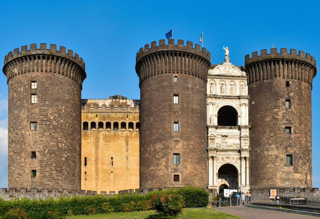 Grande & Caratteristico Dietro La Cattedrale 那不勒斯 外观 照片