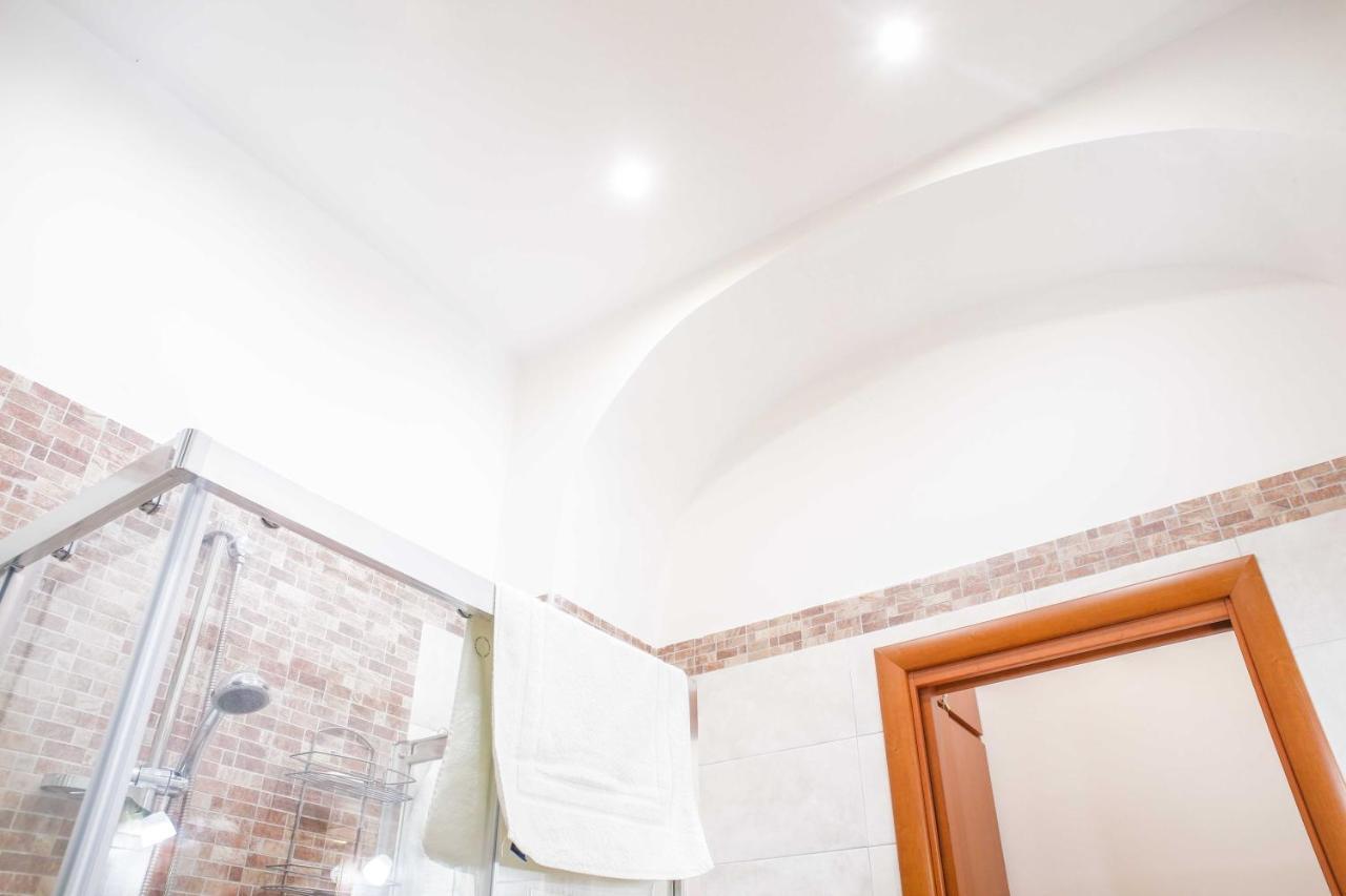Grande & Caratteristico Dietro La Cattedrale 那不勒斯 外观 照片